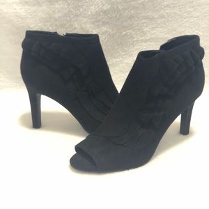 Sz 9 Unisa open toe heels